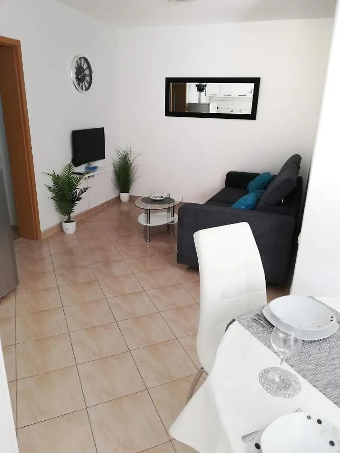 Apartment Toni With Private Parking Zadar