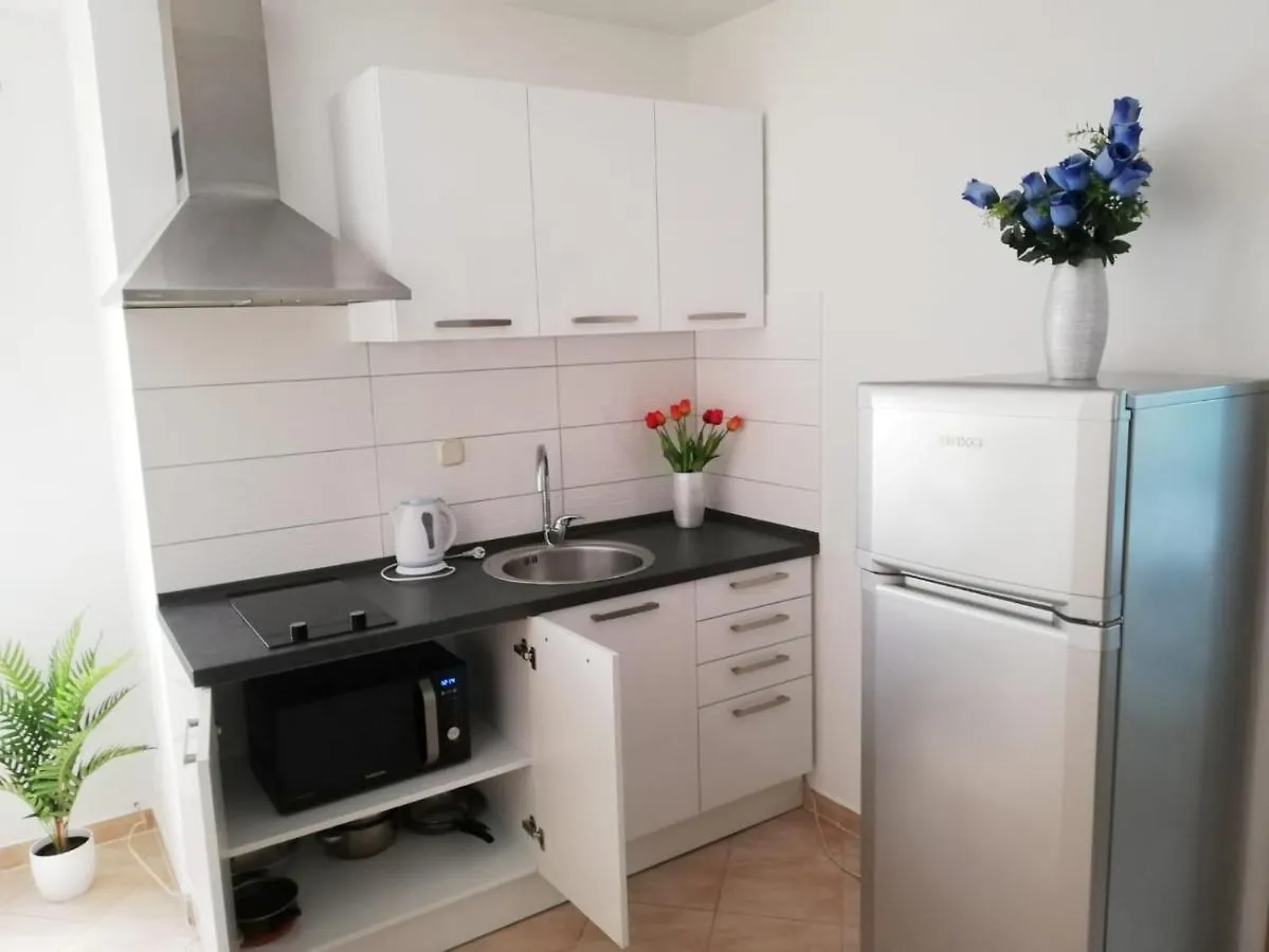Apartment Toni With Private Parking Zadar